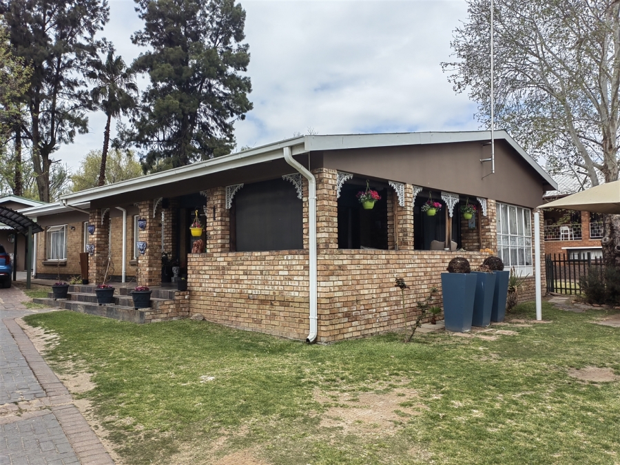 5 Bedroom Property for Sale in Parys Free State